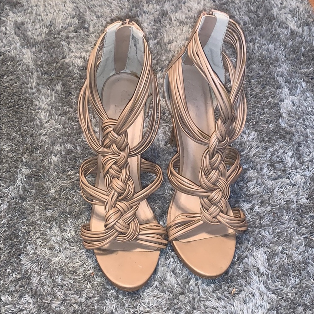 Tan Heels. - Picture 3 of 4